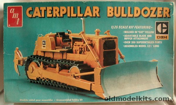 AMT 1/24 Caterpillar Bulldozer D8H, T818 plastic model kit